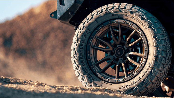 NITTO TIRES RECON GRAPPLER 285/60-20 FORD F150 04-26